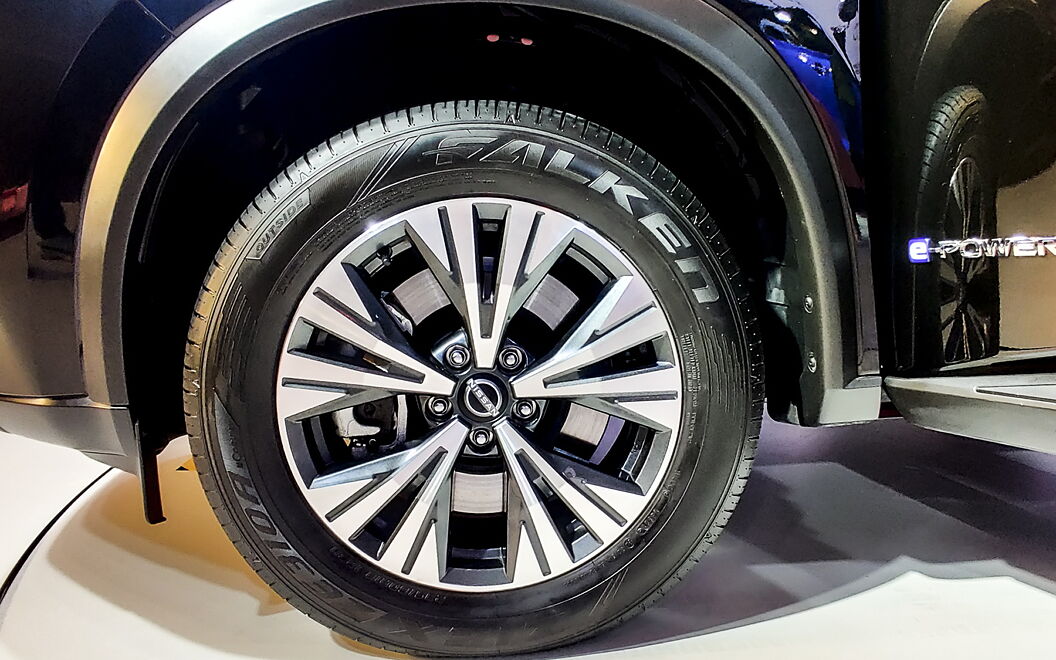 Nissan X-Trail Tyre