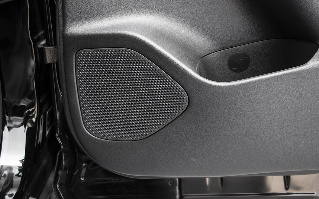 Nissan X-Trail Rear Speakers