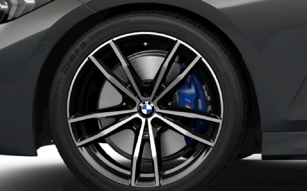 BMW M340i Tyre