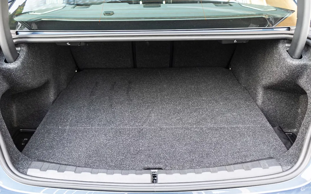 BMW M340i Bootspace