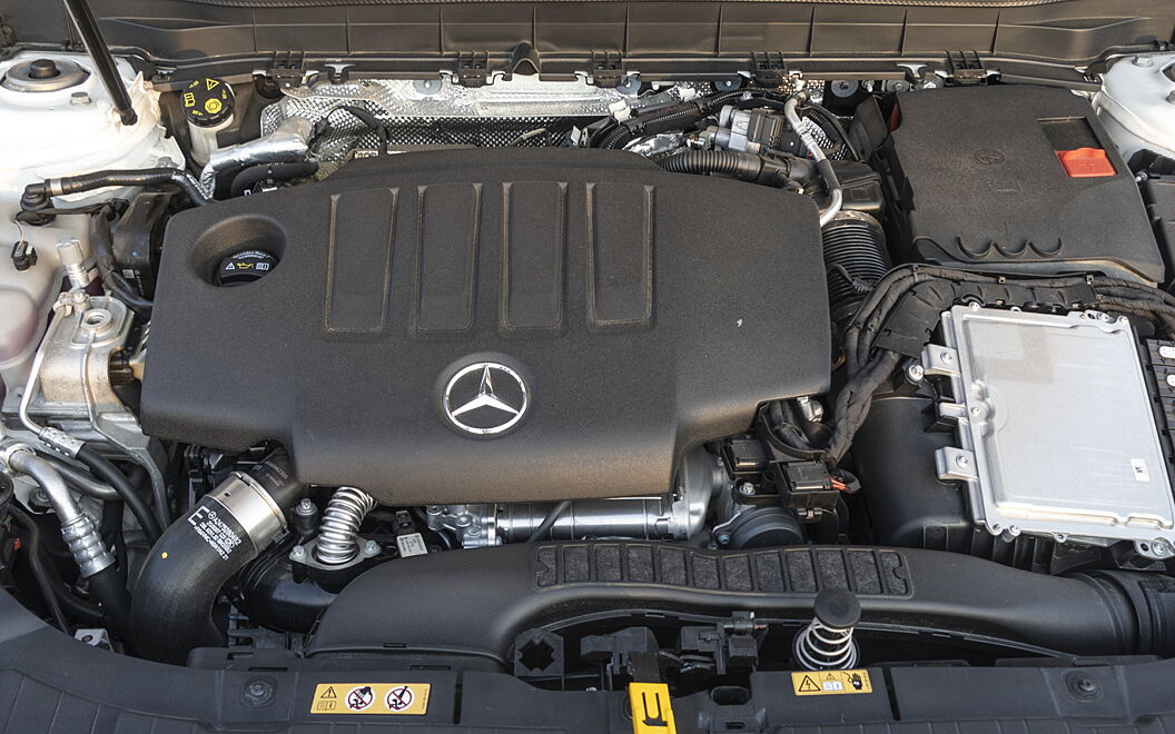 Mercedes-Benz GLB Engine