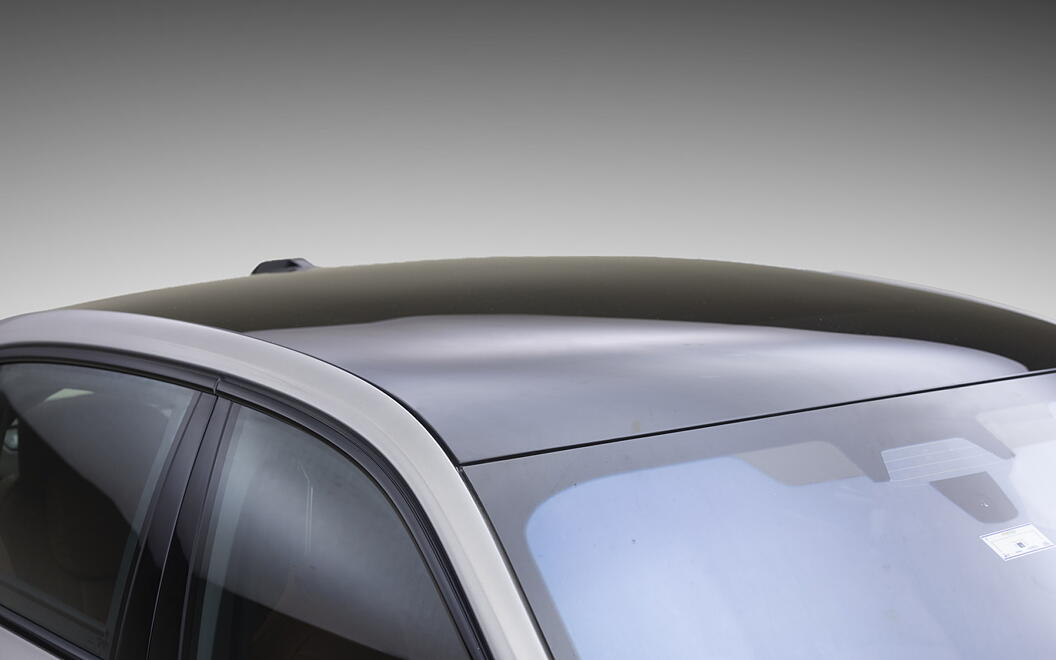 BMW i7 Roof