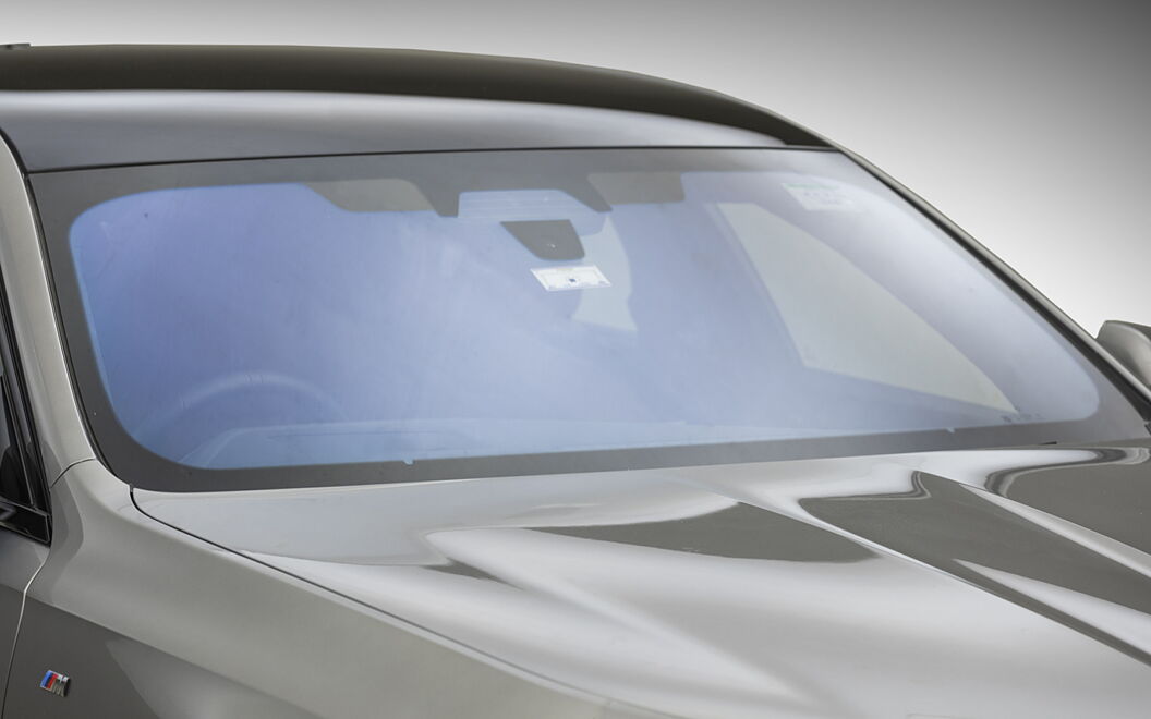 BMW i7 Front Windscreen