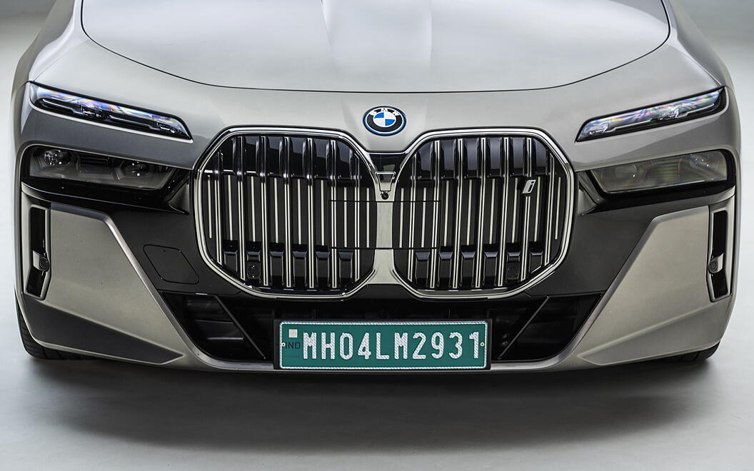 BMW i7 Front Grille