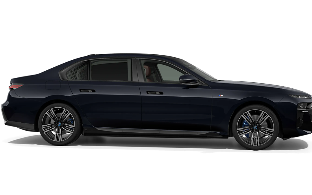 BMW i7 Right View