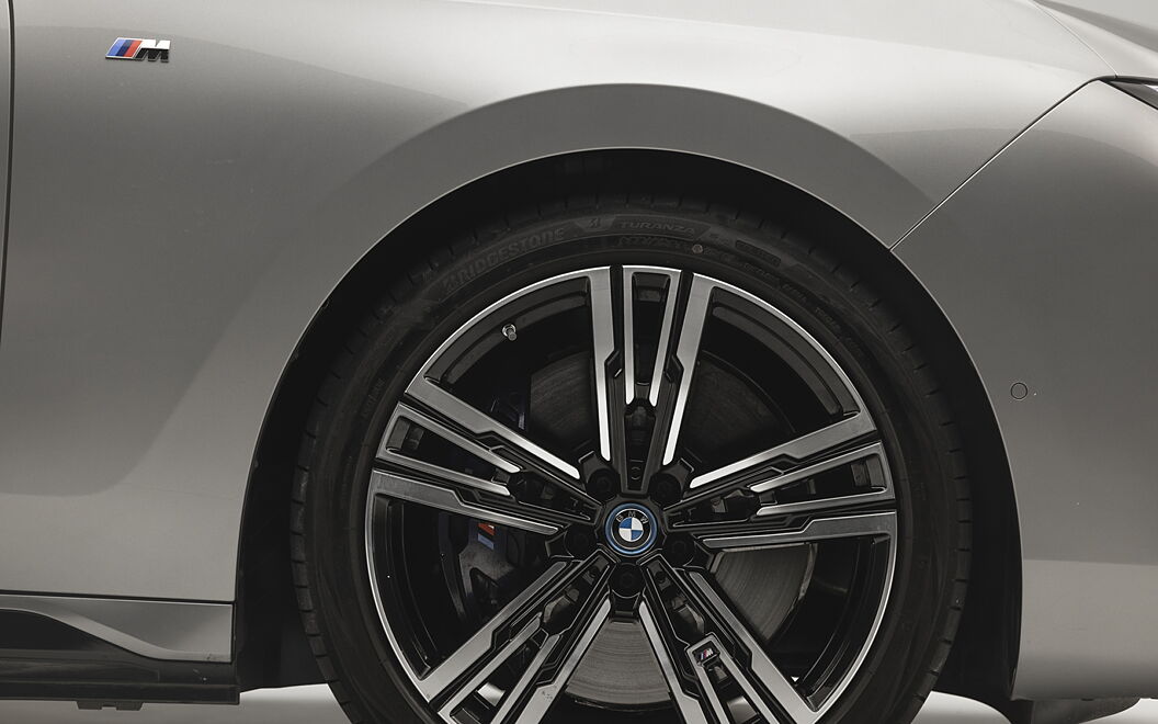 BMW i7 Tyre
