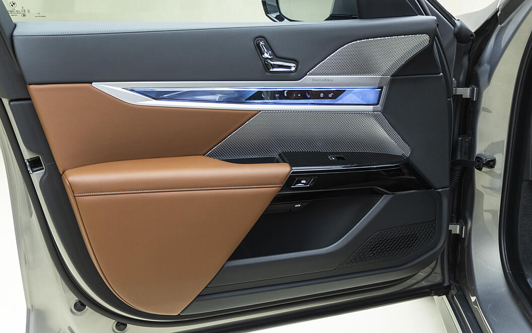 BMW i7 Front Passenger Door