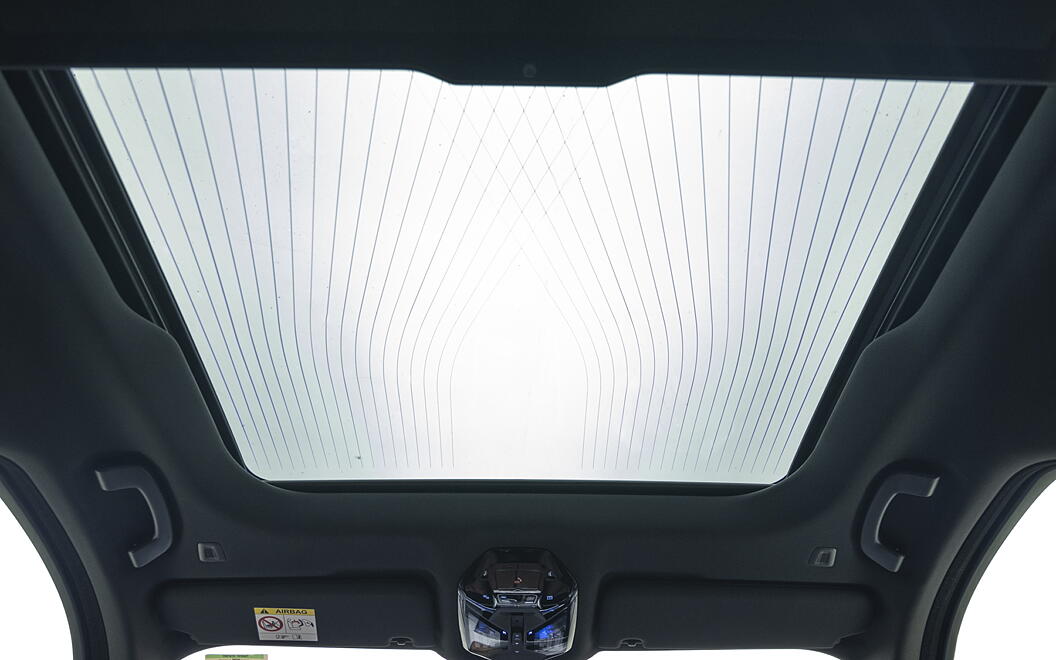 BMW i7 Cabin Roof