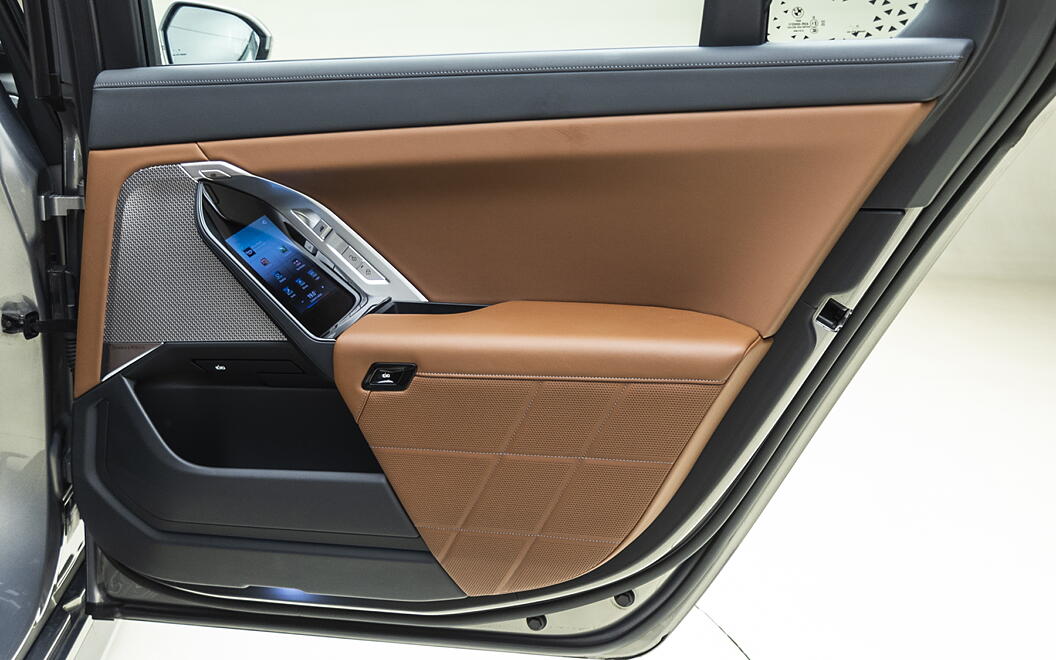 BMW i7 Rear Passenger Door