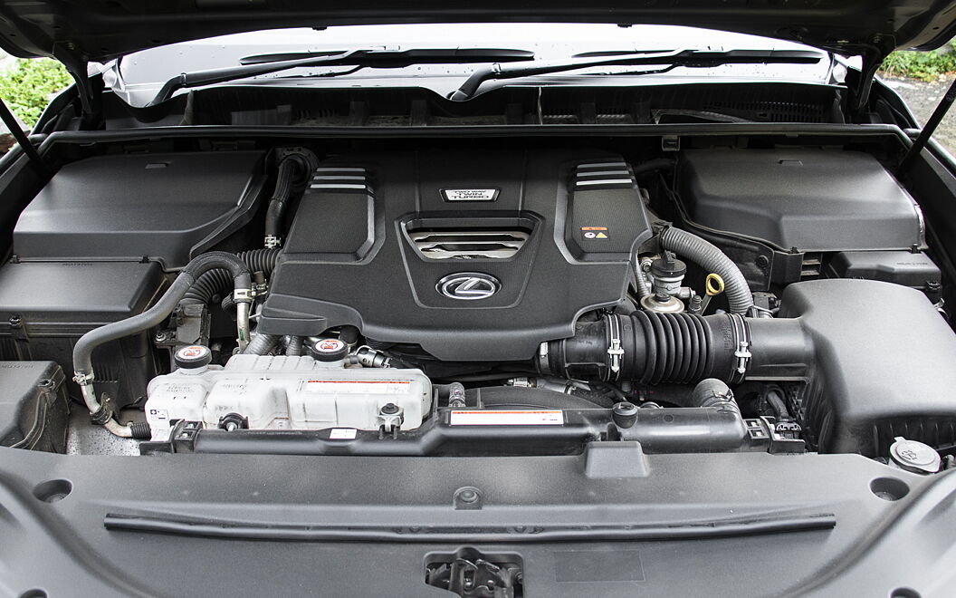 Lexus LX Engine