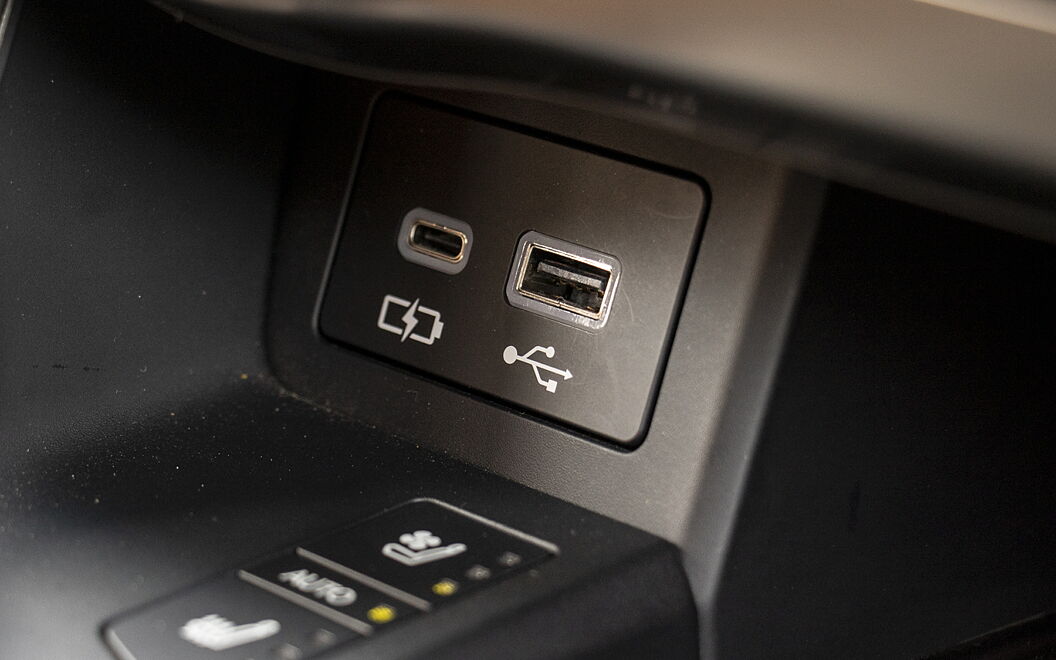 Lexus LX USB / Charging Port