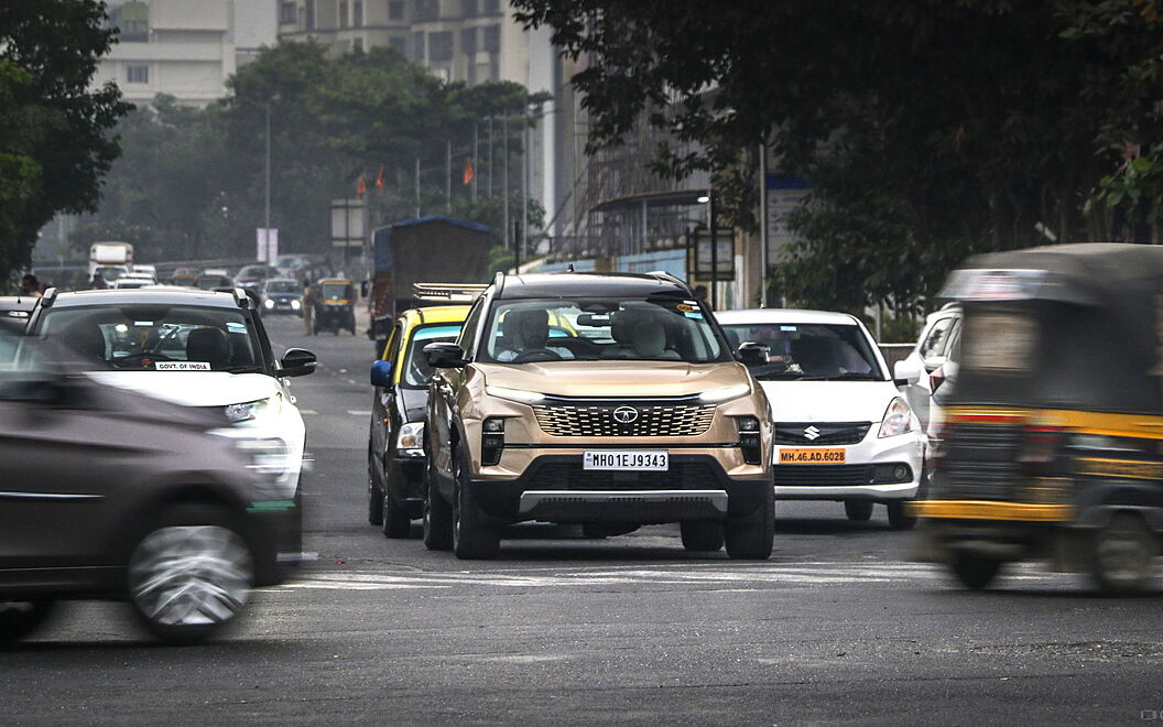 Tata Safari Front View