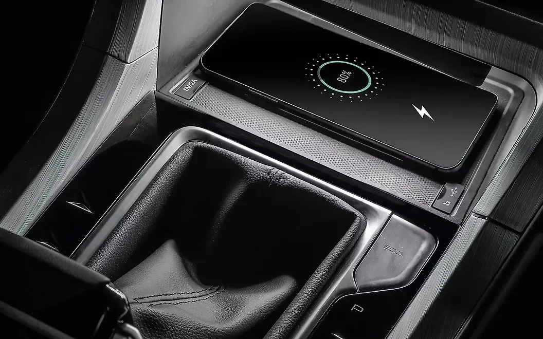 MG Hector Plus USB / Charging Port