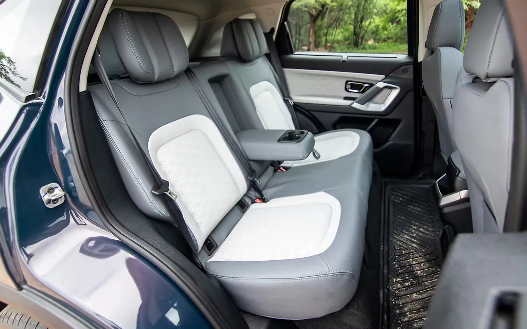 Tata Harrier EV Arm Rest in Rear Passenger Seats