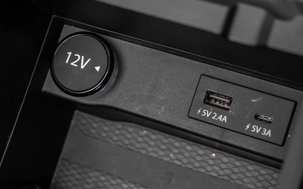 Tata Harrier EV USB / Charging Port