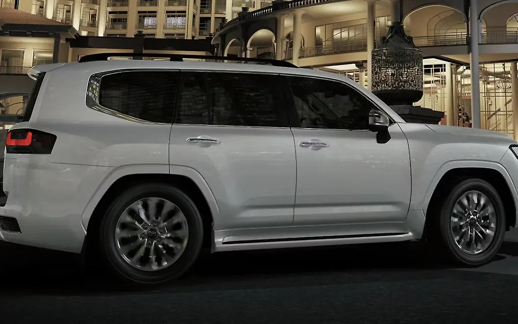 Toyota Land Cruiser Images | Land Cruiser Exterior, Road Test and