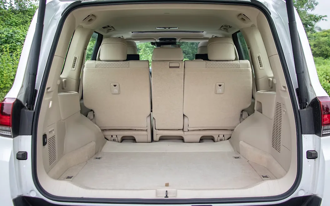 Toyota Land Cruiser Bootspace