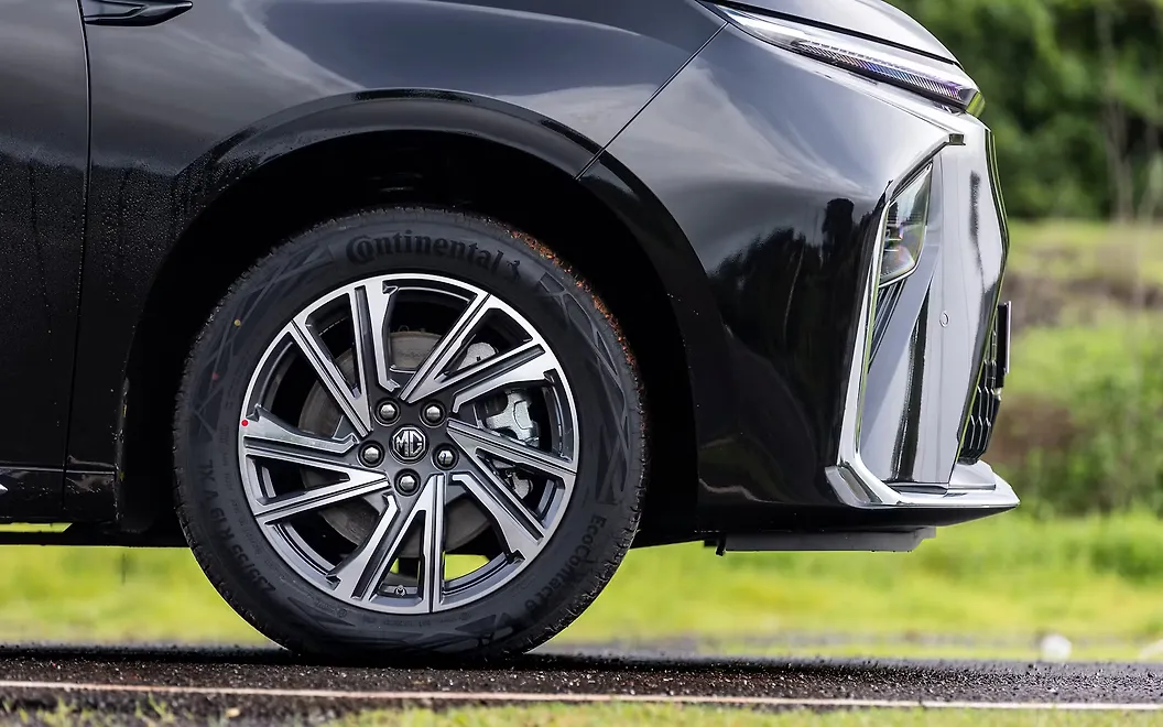 MG M9 Tyre