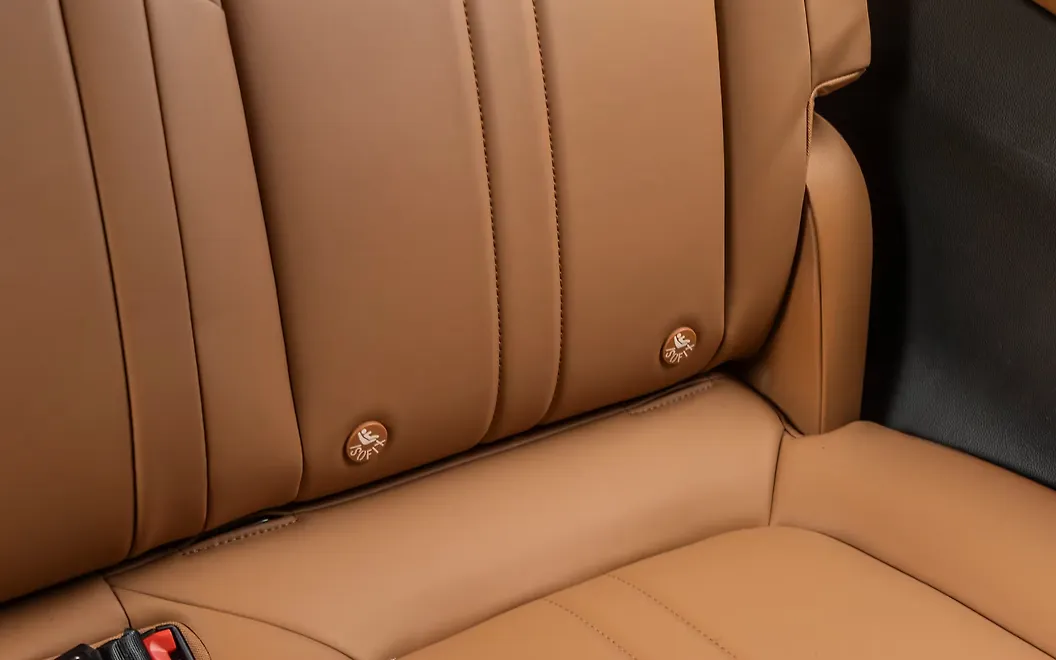 MG M9 Child Seat Mounting Point in Last Row