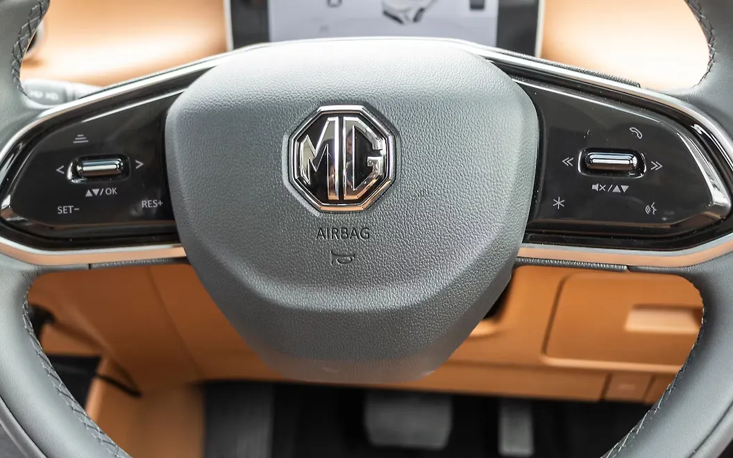 MG M9 Steering Mounted Controls