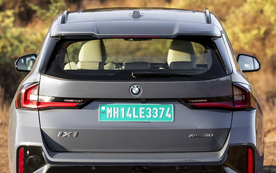 BMW iX1 Rear Windscreen
