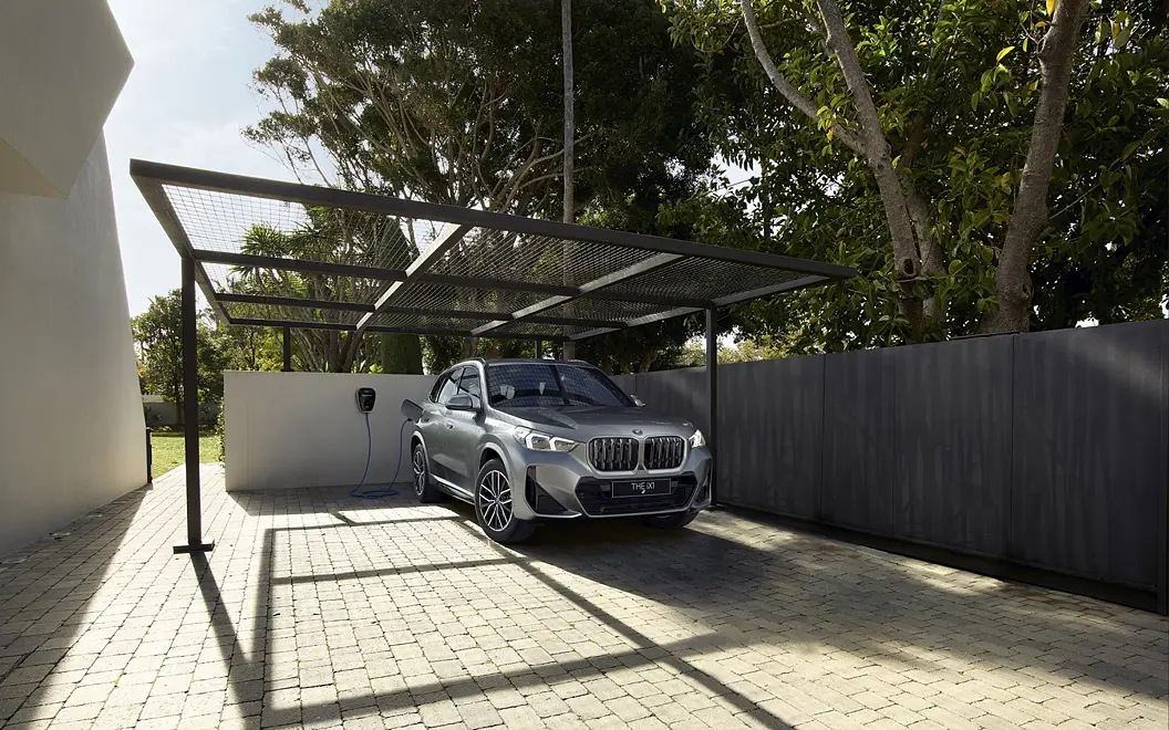BMW iX1 Front Right View