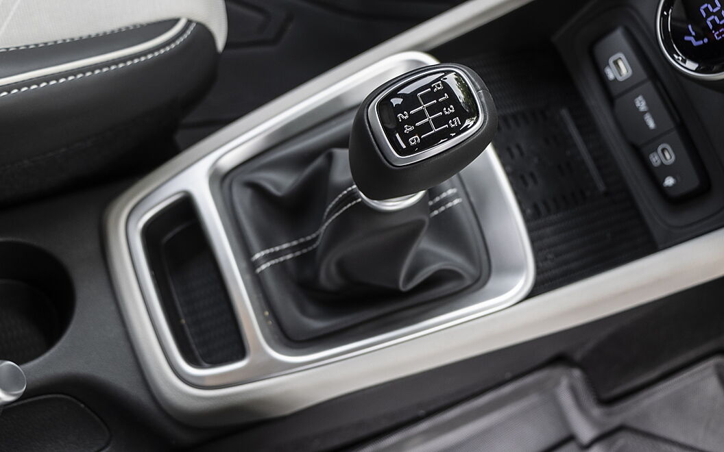 Hyundai Venue Gear Shifter