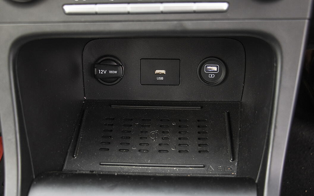 Hyundai Creta USB / Charging Port