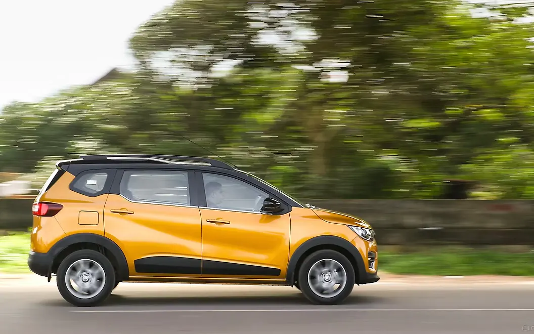 Renault Triber Right View