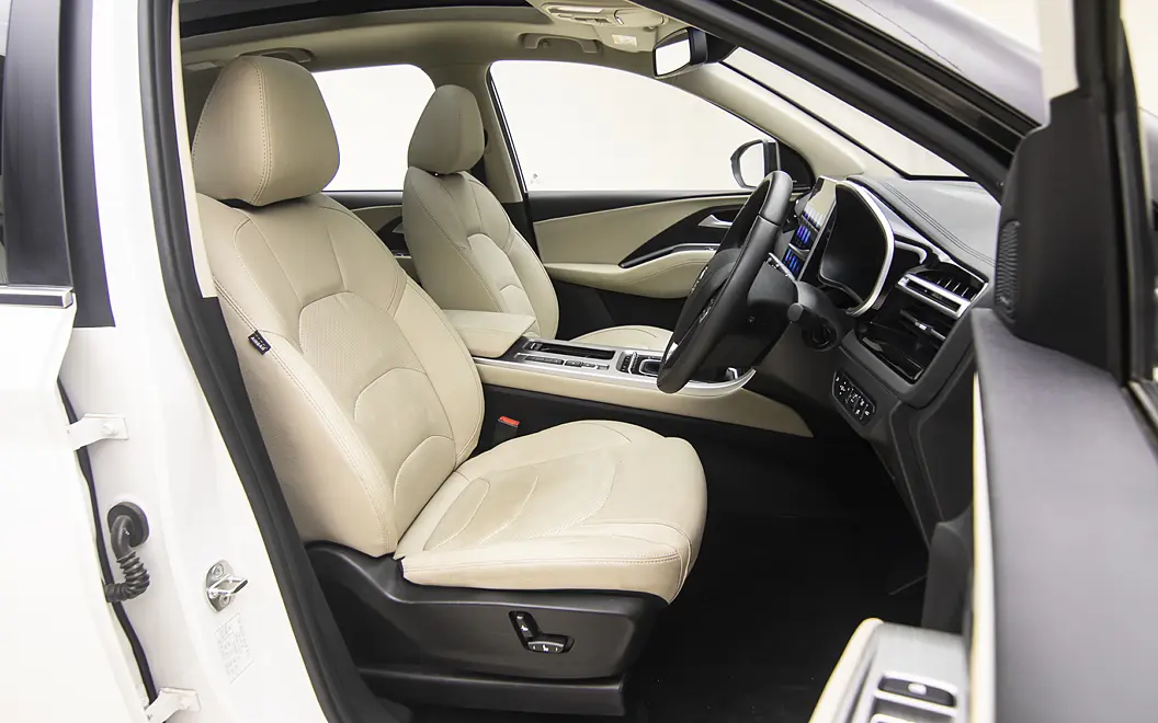 MG Hector Front Seats