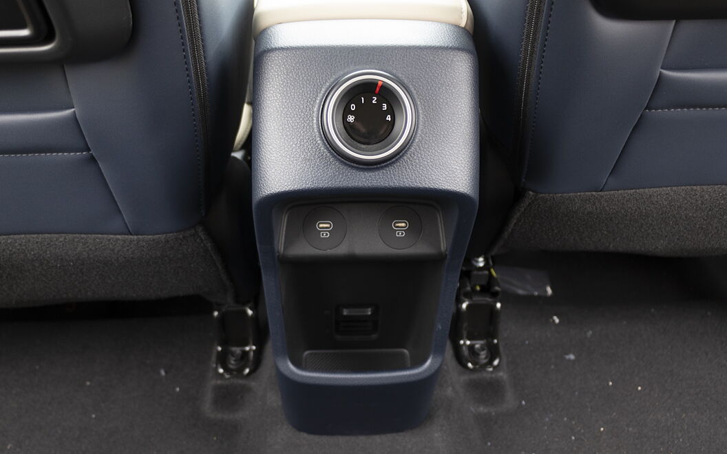 Kia Carens Rear AC Controls
