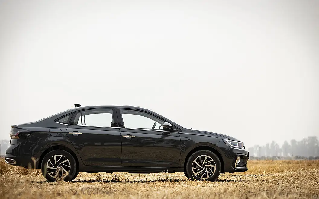 Volkswagen Virtus Right View