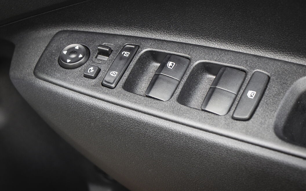 Hyundai Exter Driver Window Controls