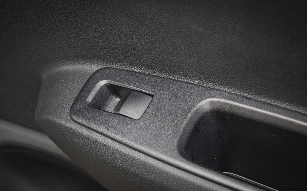 Hyundai Exter Passenger Window Controls