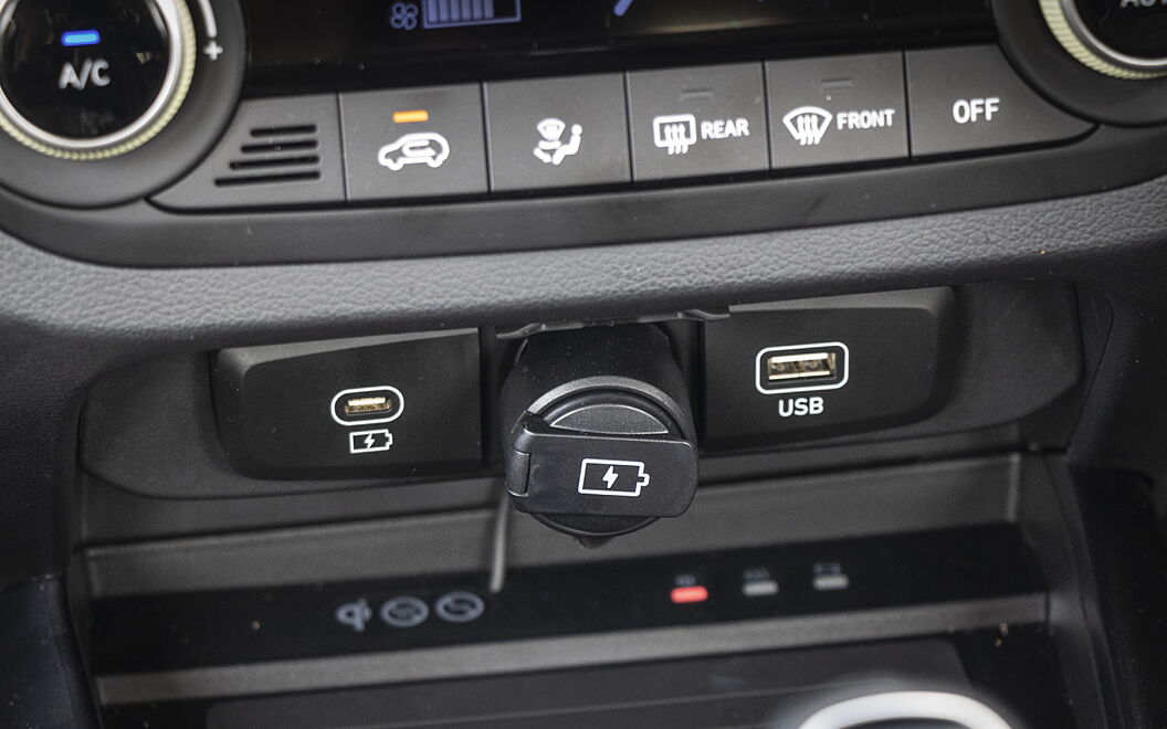 Hyundai Exter USB / Charging Port
