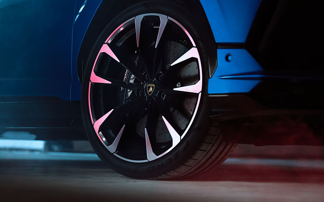 Lamborghini Urus S Tyre