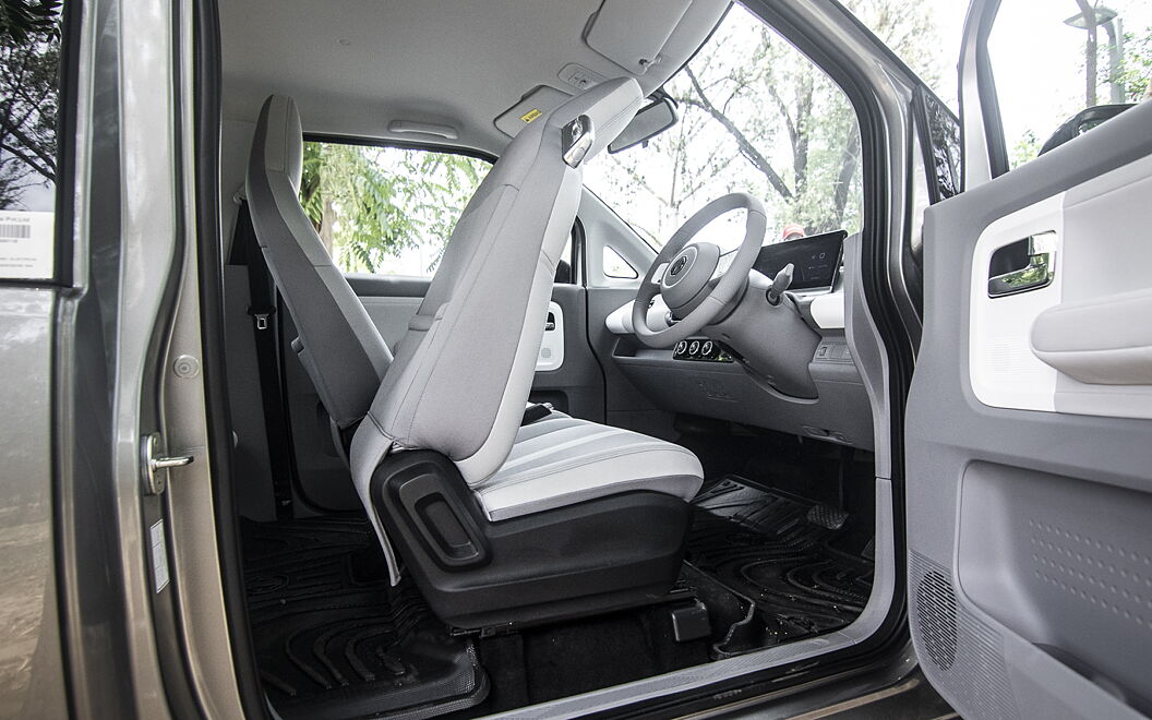 MG Comet EV Front Seats