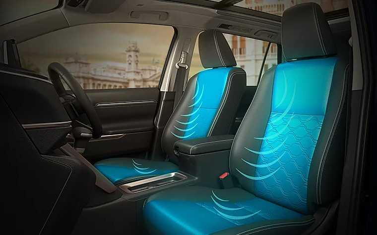 Maruti Suzuki Invicto Front Seats