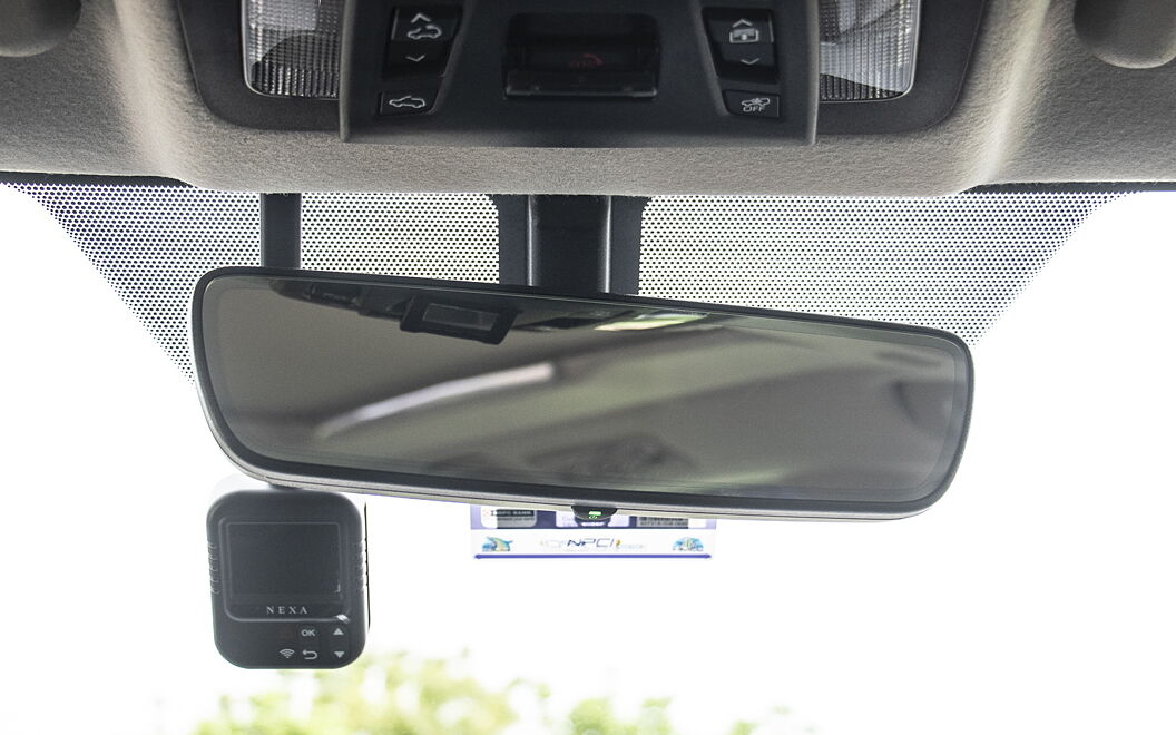 Maruti Suzuki Invicto Rear View Mirror