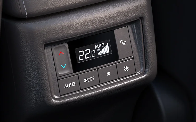 Maruti Suzuki Invicto Rear AC Controls