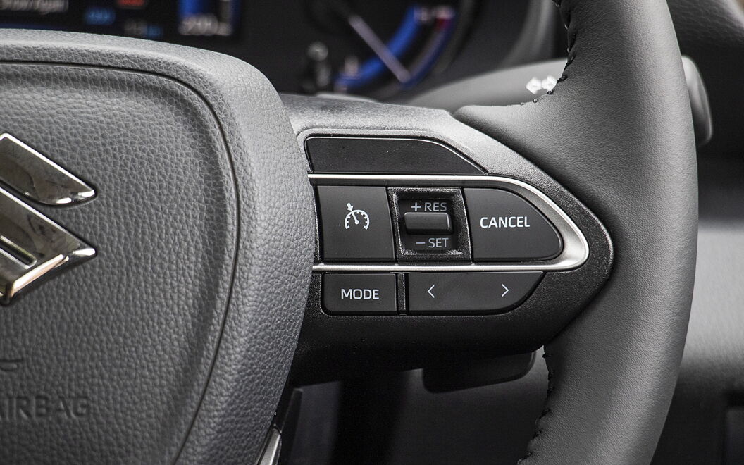 Maruti Suzuki Invicto Steering Mounted Controls - Right