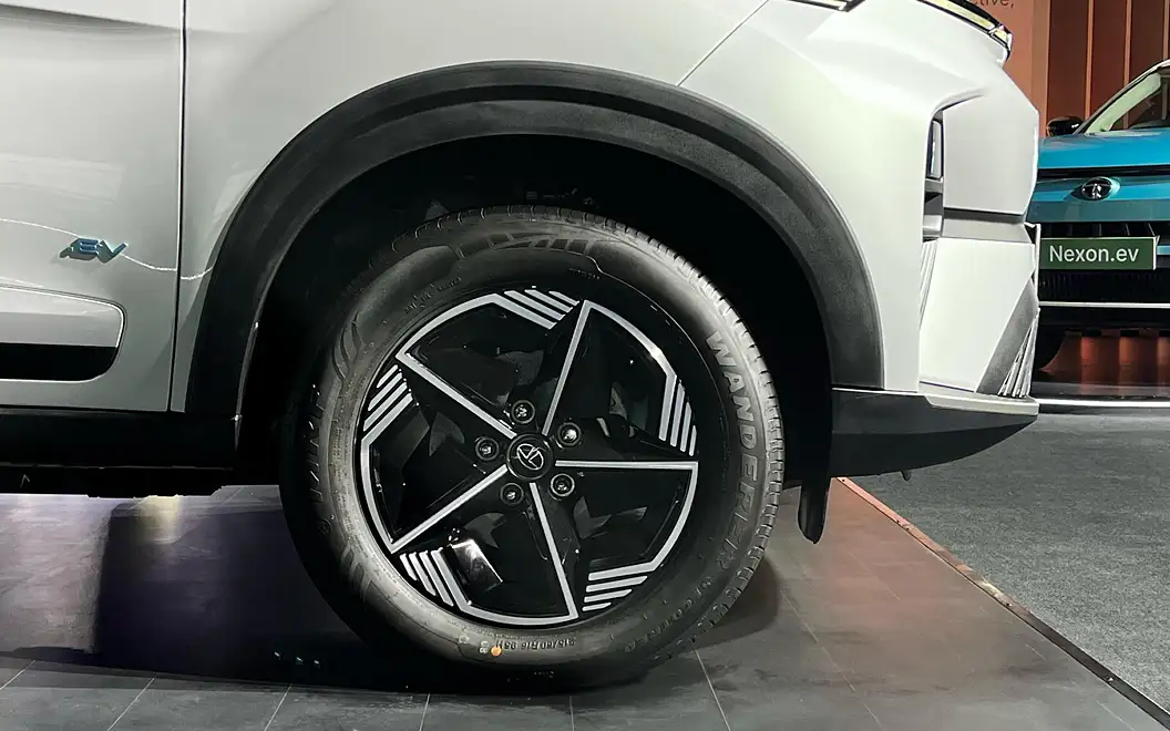Tata Nexon EV Tyre