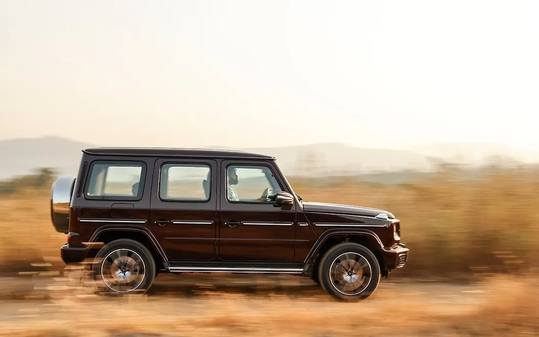 Mercedes-Benz G-Class Right View