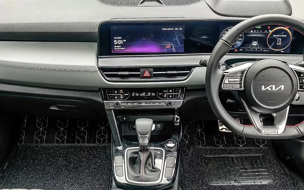 Kia Seltos Rear Left View Kia Seltos Images