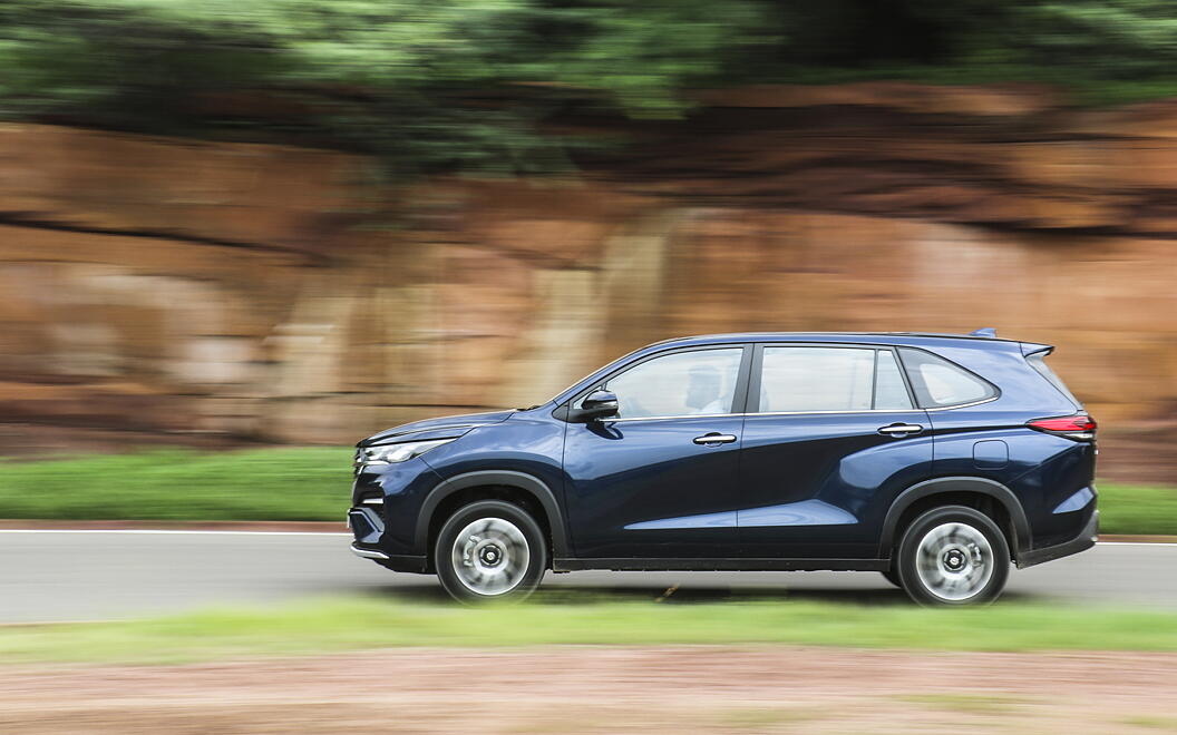 Maruti Suzuki Invicto - Side Rear View | Maruti Suzuki Invicto Images