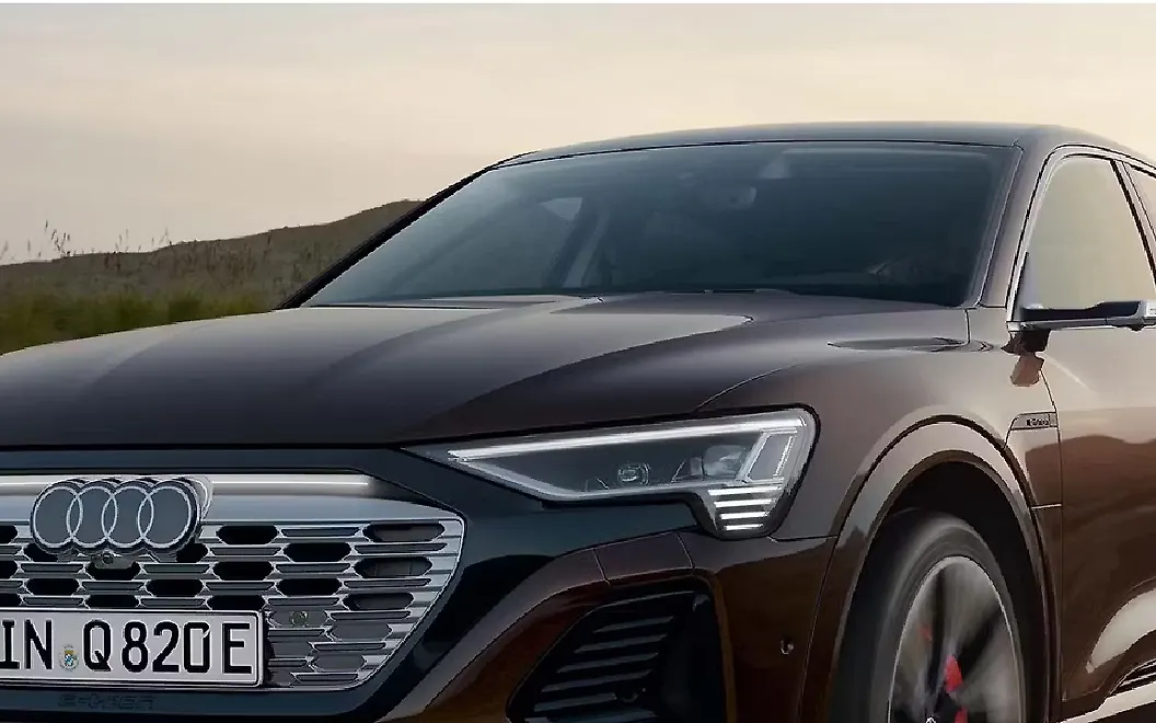 Audi Q8 Sportback e-tron Bonnet