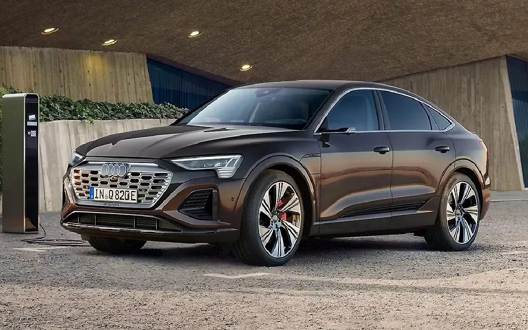 Audi Q8 Sportback e-tron Front Left View