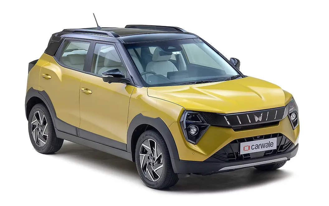 Mahindra XUV 3XO Front Right View