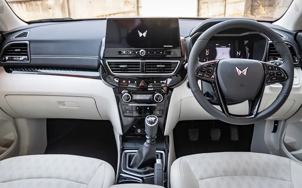 Compare Skoda Kylaq Vs Mahindra XUV 3XO compare-skoda-kylaq-vs-mahindra-xuv-3xo