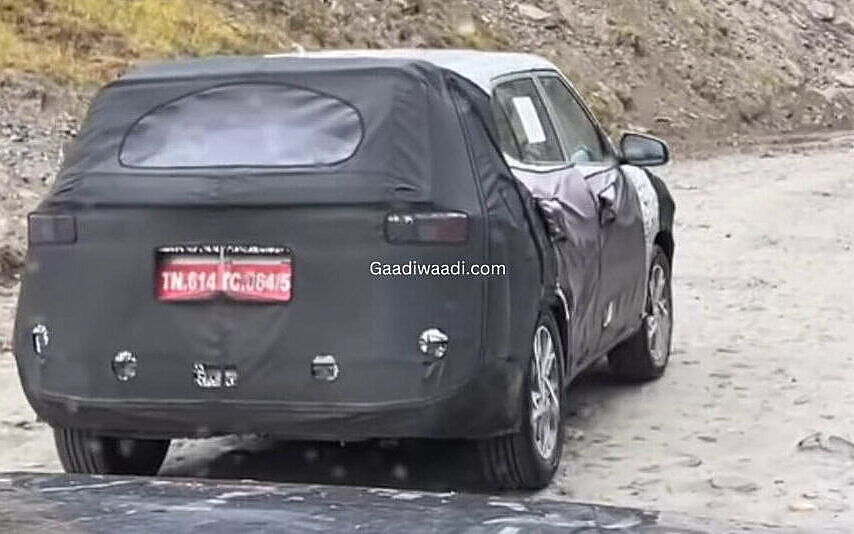 Hyundai Alcazar facelift Rear View